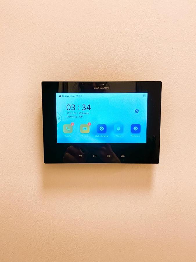 Lovely Studio Apartment, Free Parking 1,55 Hight プラハ エクステリア 写真