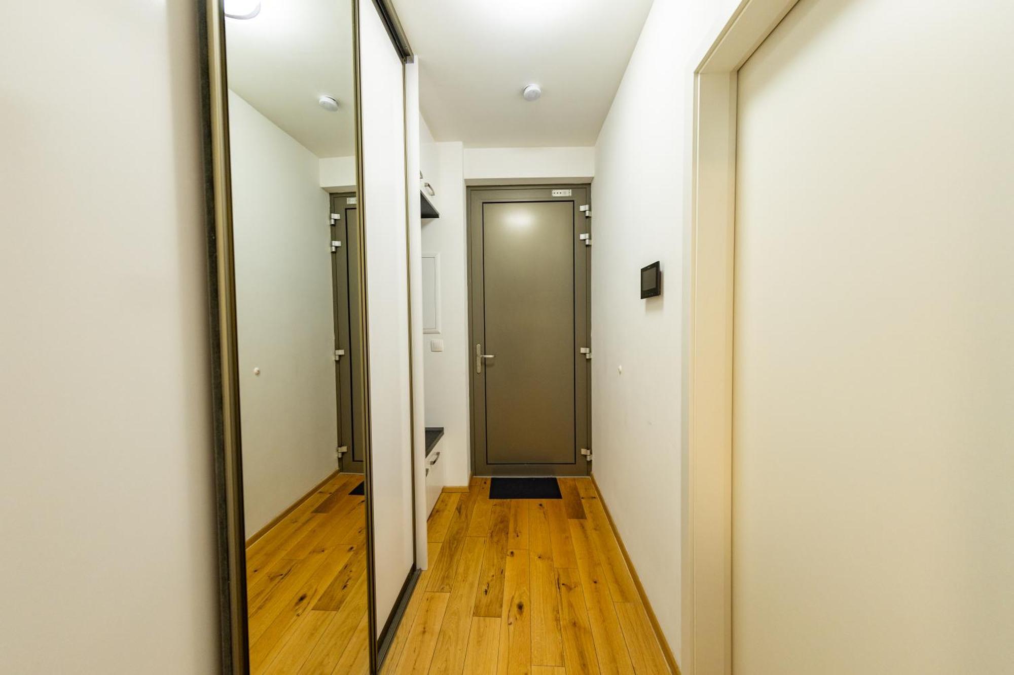 Lovely Studio Apartment, Free Parking 1,55 Hight プラハ エクステリア 写真