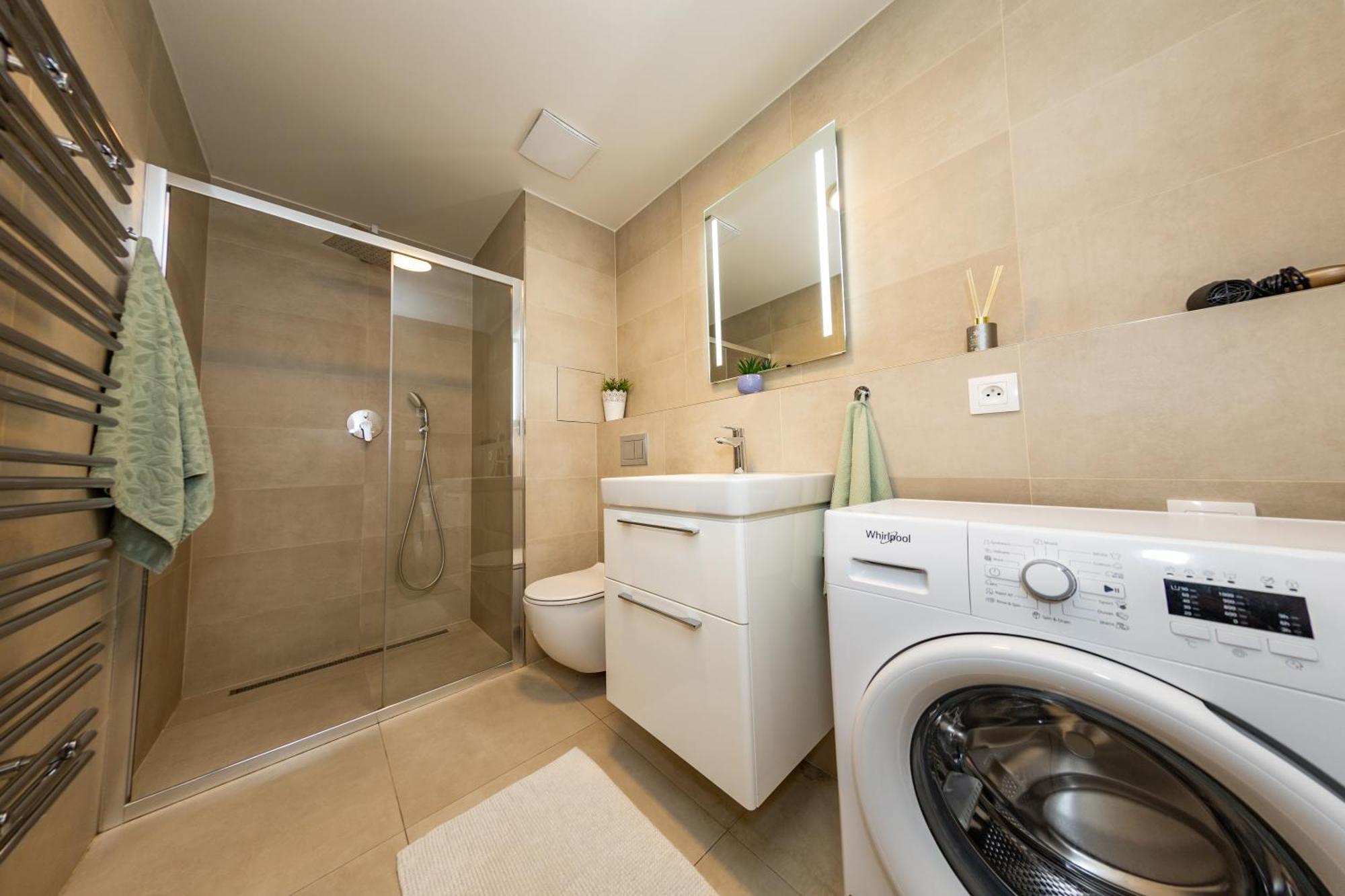 Lovely Studio Apartment, Free Parking 1,55 Hight プラハ エクステリア 写真